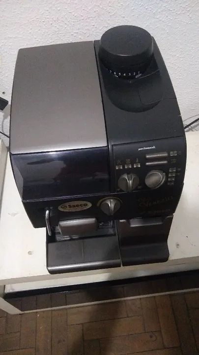 SAECO - VIA VINEZIA EXPRESSO Super Automática 