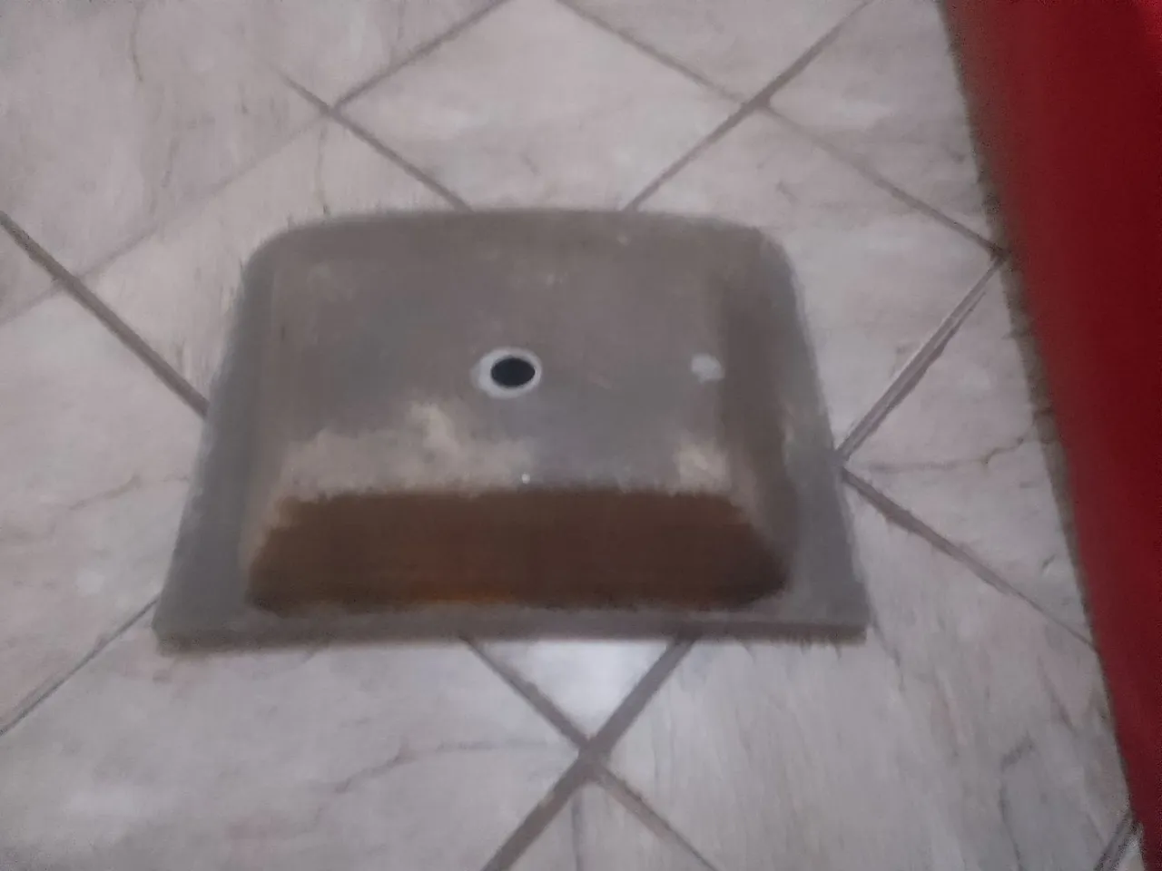 Pia de lavanderia de fibra 56x46 vendo por 70, 00 reais