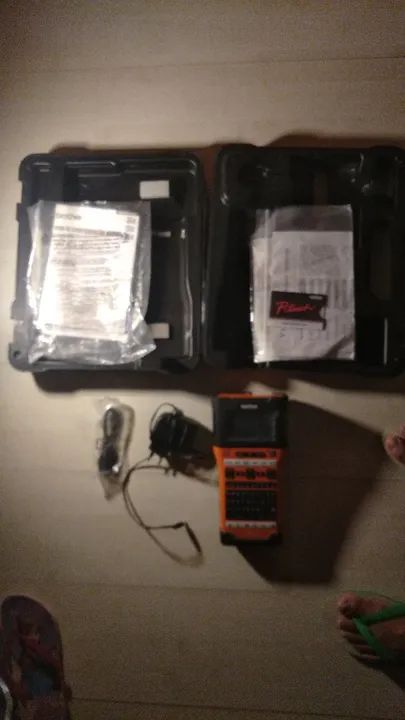  Vende se etiquetadoura  valor  600,pó