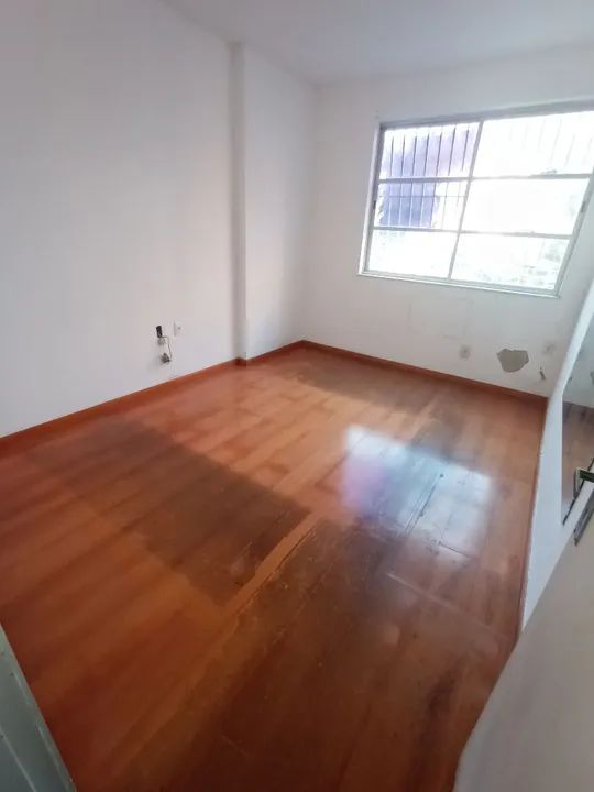 Apto de 2 Quartos com Piscina e Garagem.