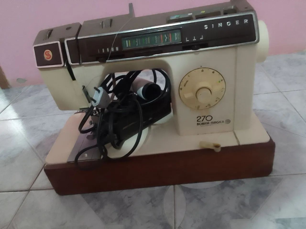 Máquina de Costura Singer 270 Bobina Mágica - Foto 3