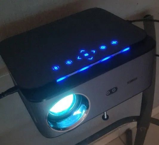 Projetor Android foco automático Full HD 4k , 2gb 32gb memória  - Foto 2