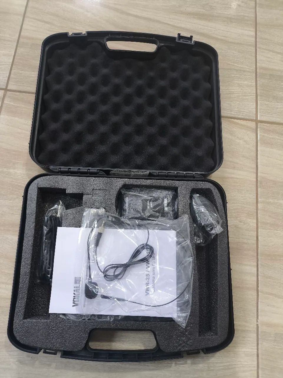 MICROFONE SEM FIO VOKAL LAPELA VWR15/VHT-2B HT-9A<br> - Foto 5