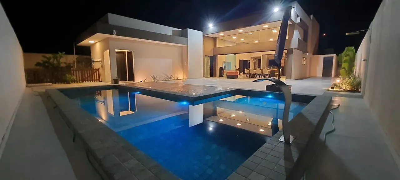 Linda casa para venda possui 313 metros quadrados com 3 quartos em Guaxuma - Maceió - AL