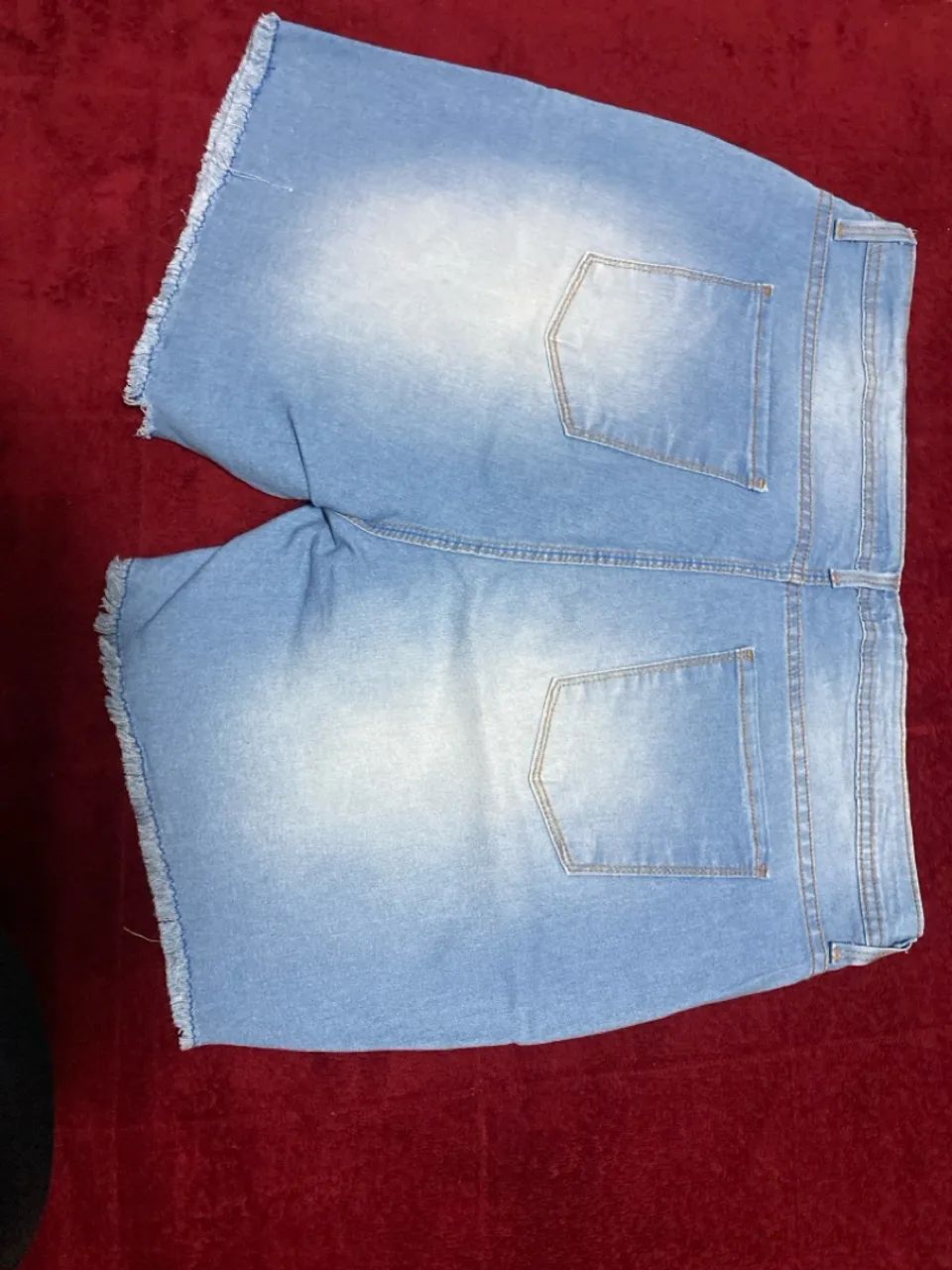 Short Jeans Claro com Barra Desfiada - Tamanho 46 - Foto 2
