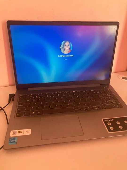 Vendo Notebook pouco usado 