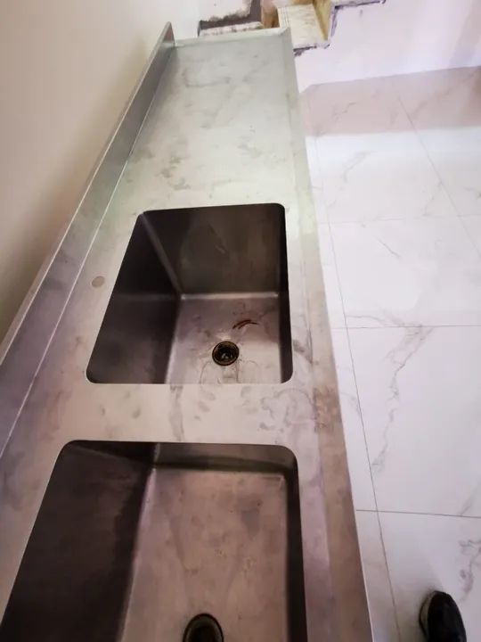 Pia industrial 2,70x60 com 90cm de altuta e bancada embaixo - Foto 2