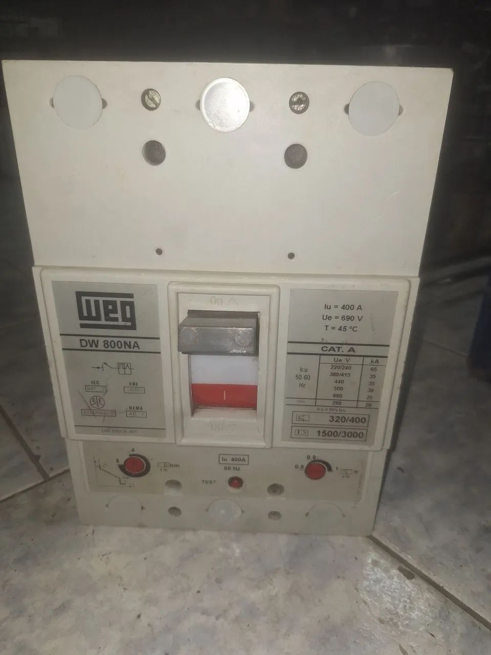 Disjuntor Industrial Weg 400 A DW 800 NA Ruptura Trifásico - Foto 2