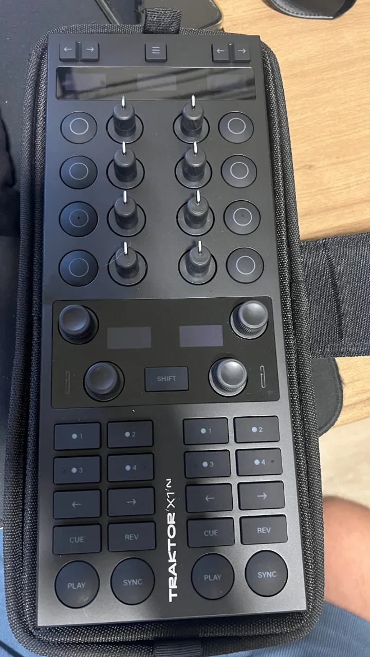 traktor kontrol x1