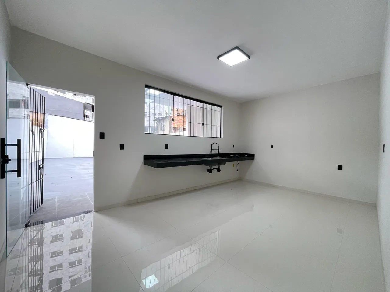 Casa reformada em Nazare, 2/4 , em vila, 200m2 por 570 mil