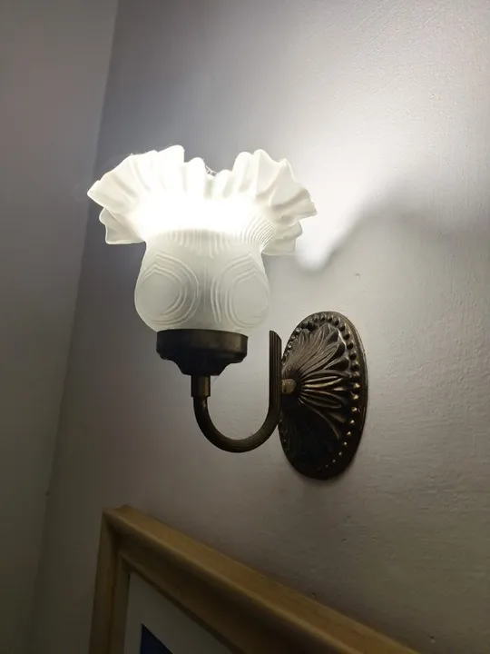 Lustre de parede em metal de excelente qualidade 1 lâmpada