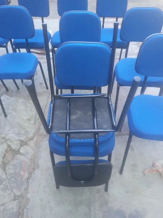 Cadeiras de escritório almofadada  - Foto 2