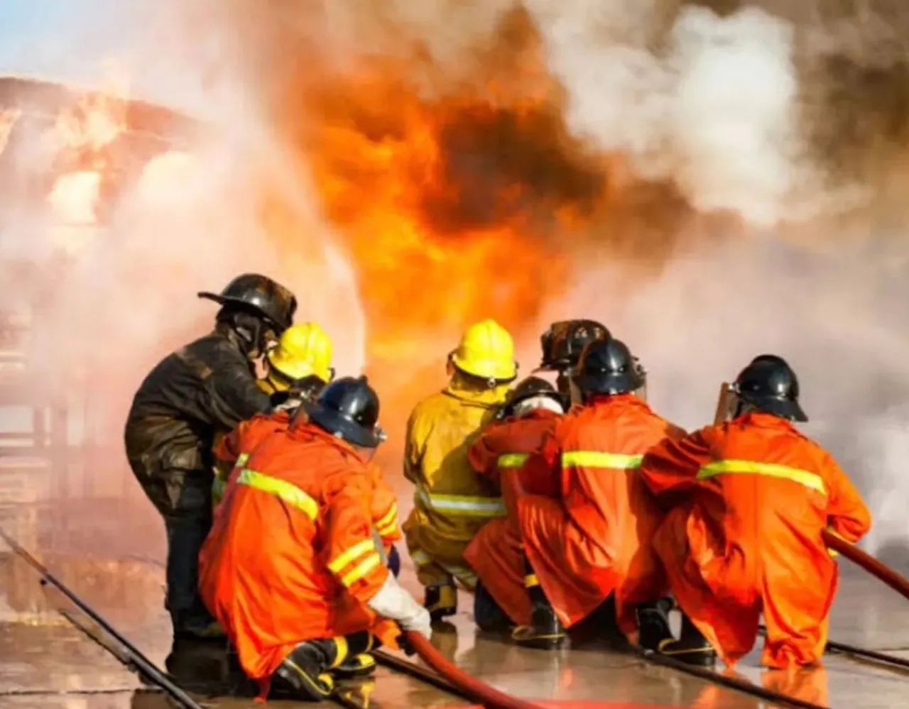 Cursos Com Certificado - Treinamento de Brigada, NR's e Primeiro Socorros - Foto 3