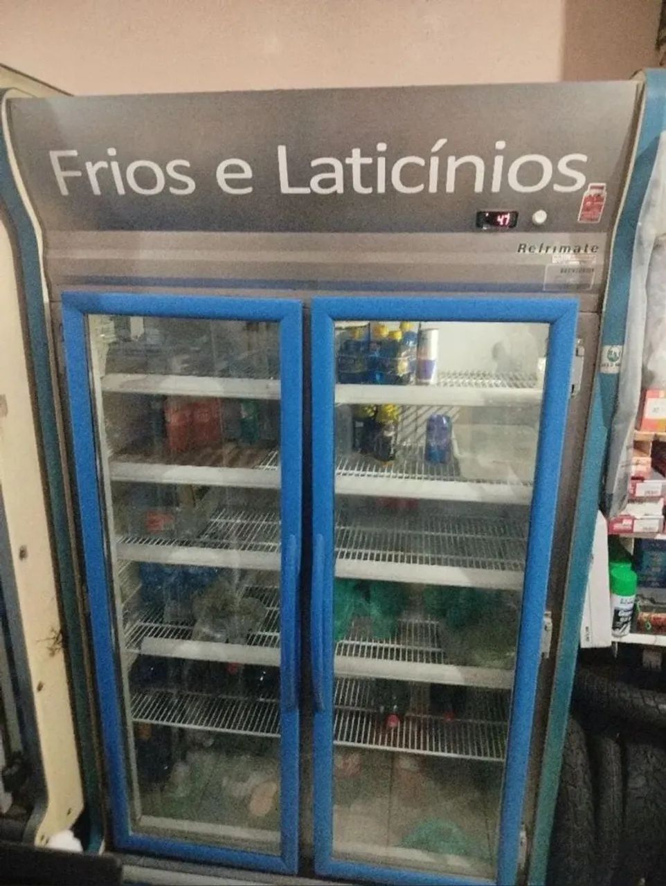 Freezer Refrimate duas portas vertical.