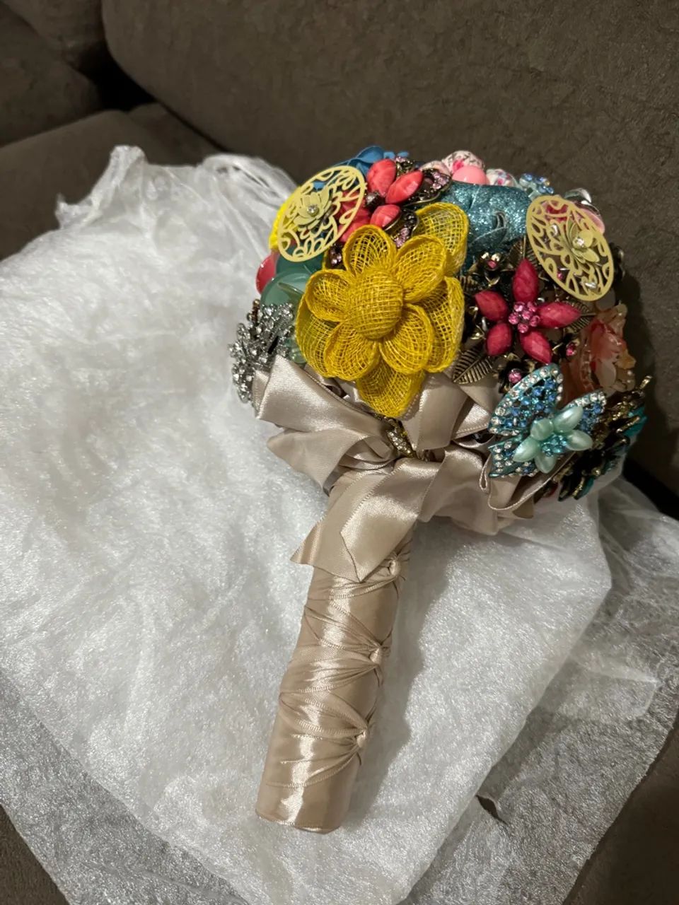 Buquê de Noiva de Broches e Pedrarias - Foto 3
