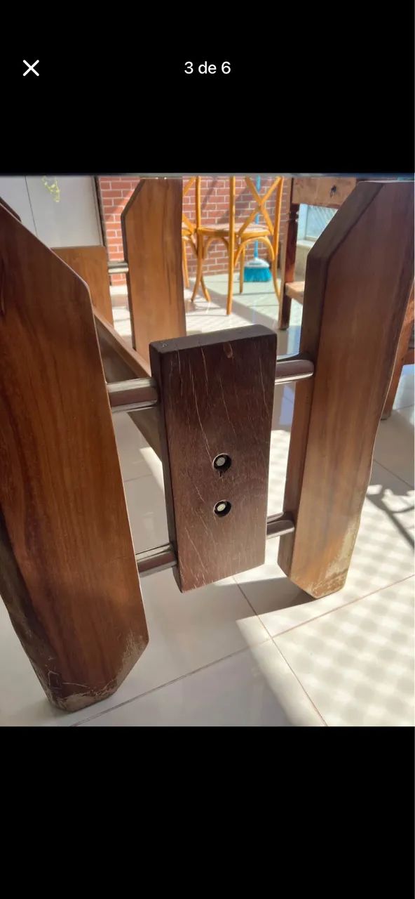 Mesa de madeira com tampo de vidro  - Foto 4