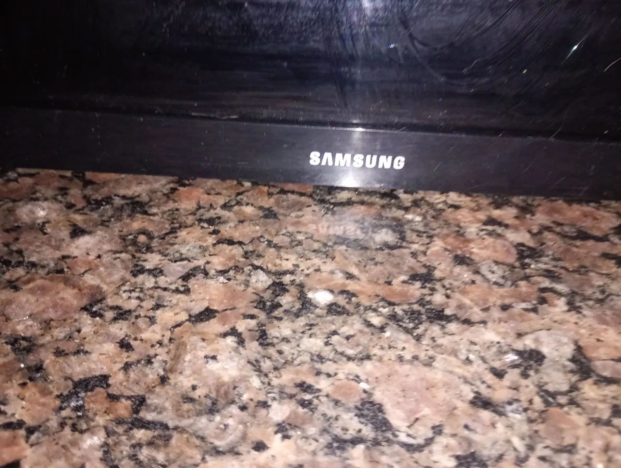 TV Samsung com tela danificada... PARA RETIRAR PEÇAS.  - Foto 3