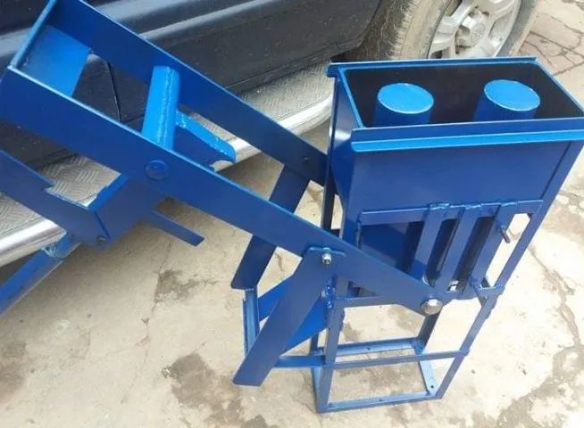 Máquina de Tijolo Ecológico 12,5 x 25cm