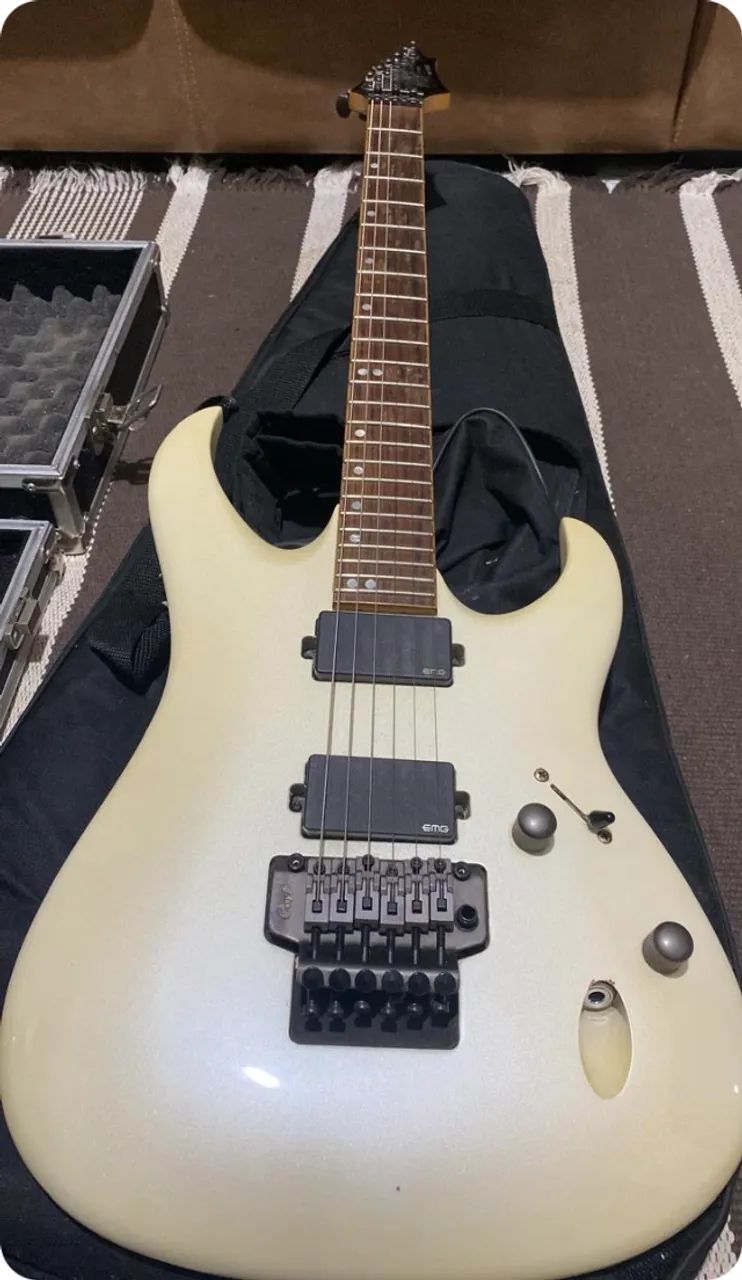 Guitarra Cort Viva Series captação EMG - Foto 2