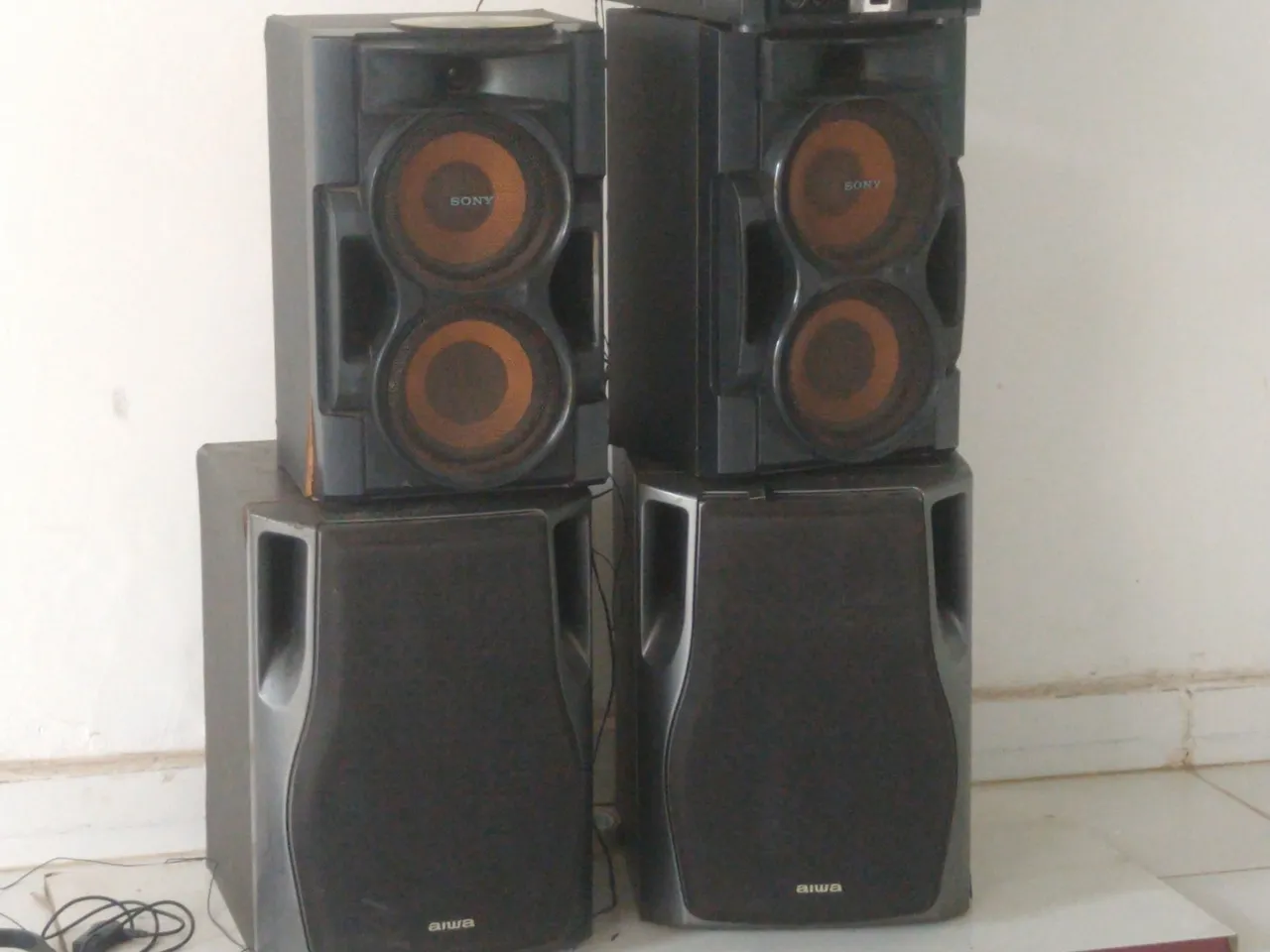 Caixas da aiwa e soni