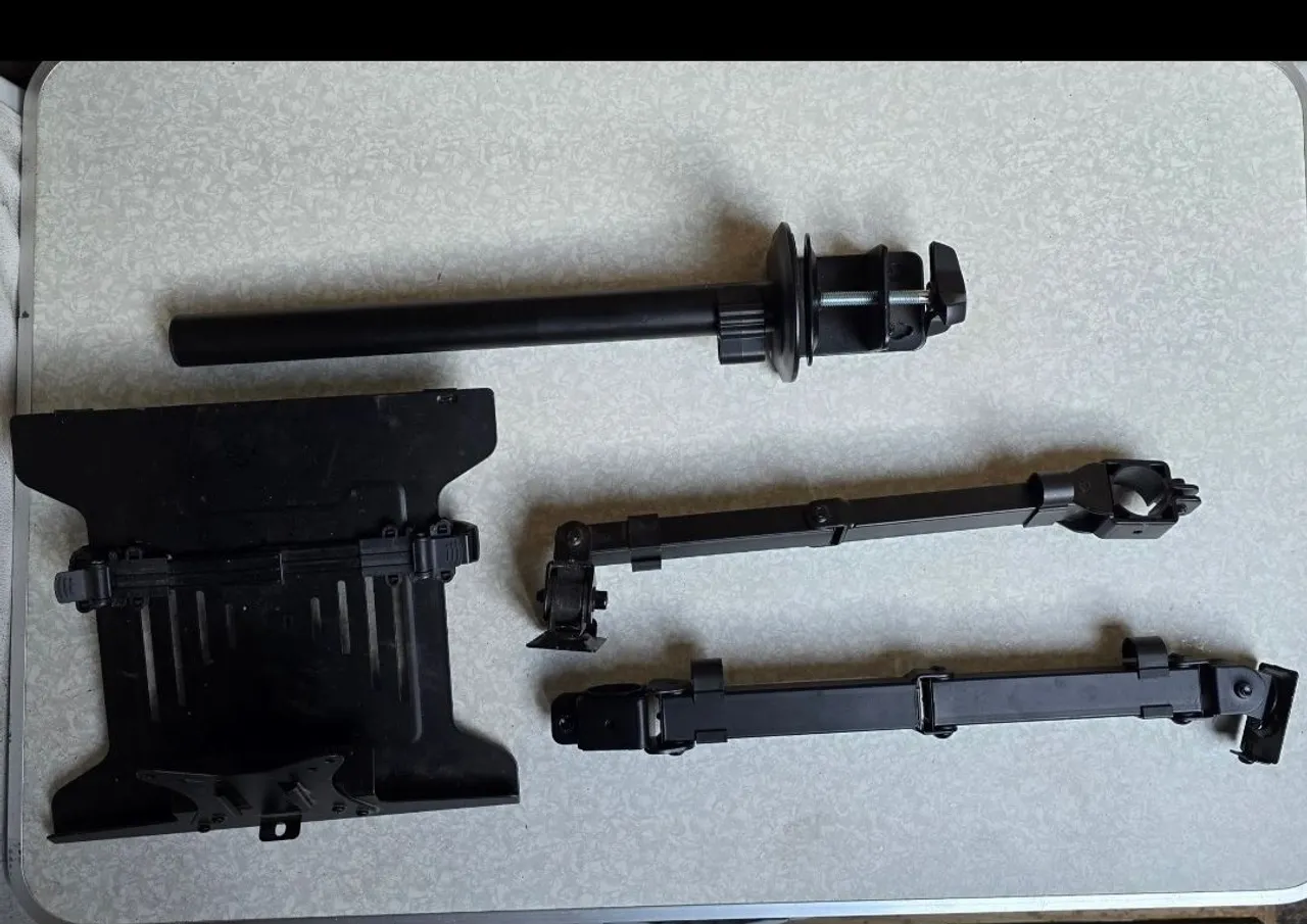 Suporte e Braços Articulados para Monitor