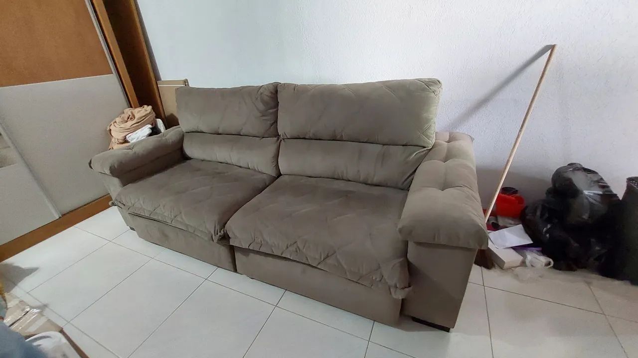 4-Seat Sofa64728972035457124