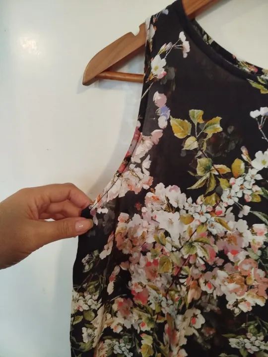 Blusa Floral Preta - Foto 2