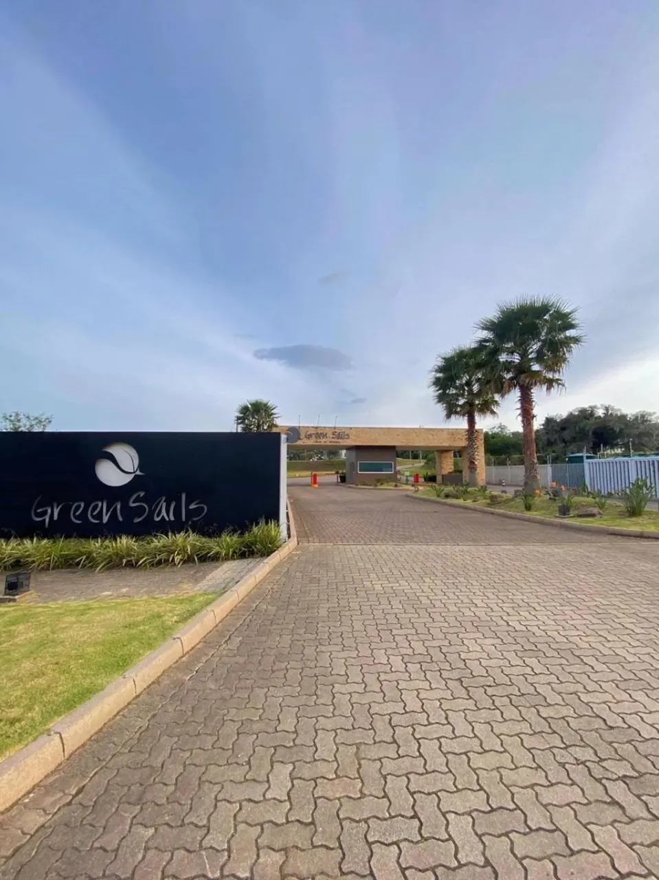 TERRENO EM CONDOMINIO FECHADO