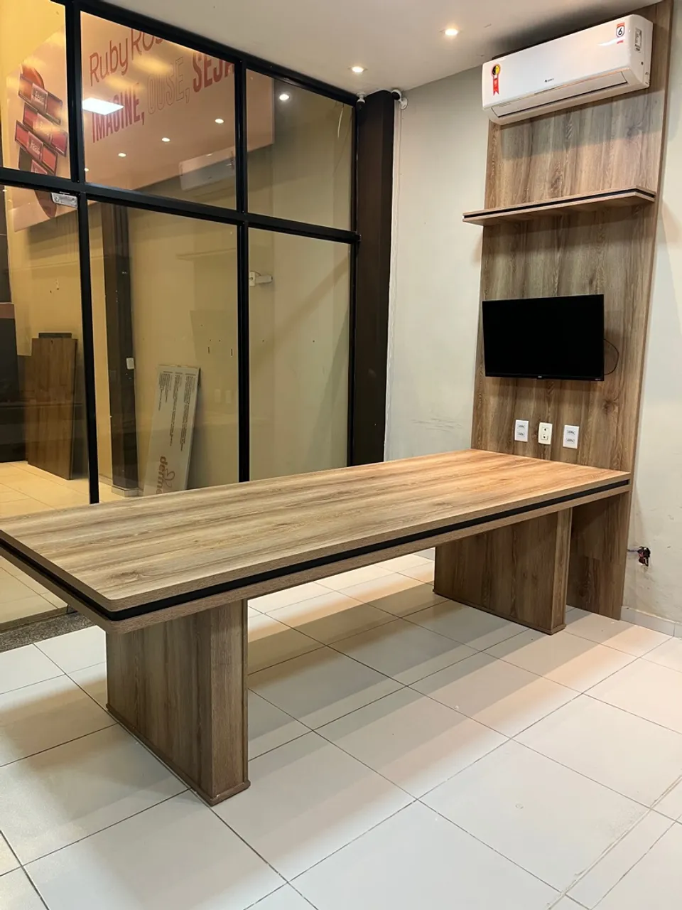 Mesa de reunião/escritório em madeira