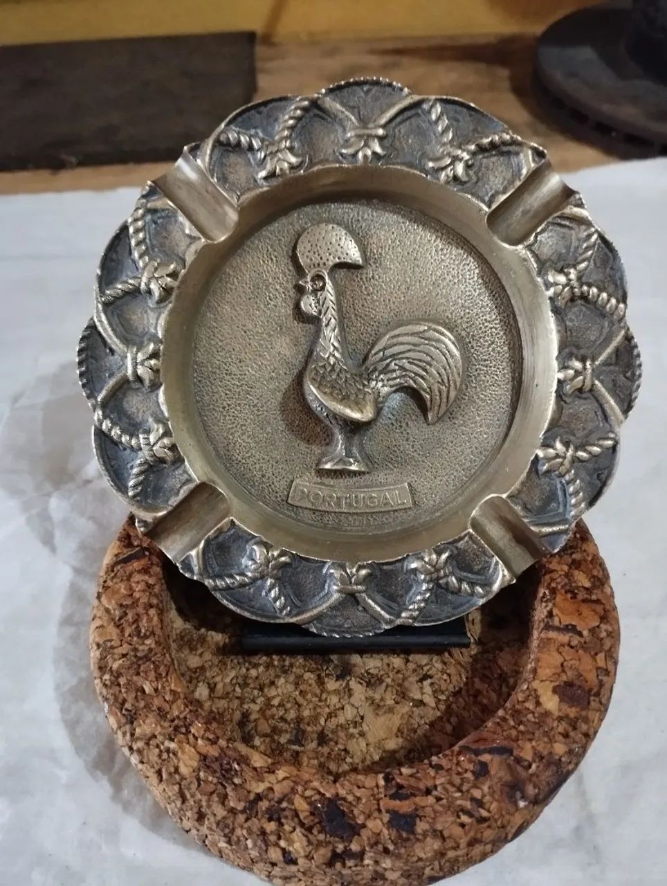 Cinzeiro em bronze com galo de Portugal Barcelos. - Foto 6