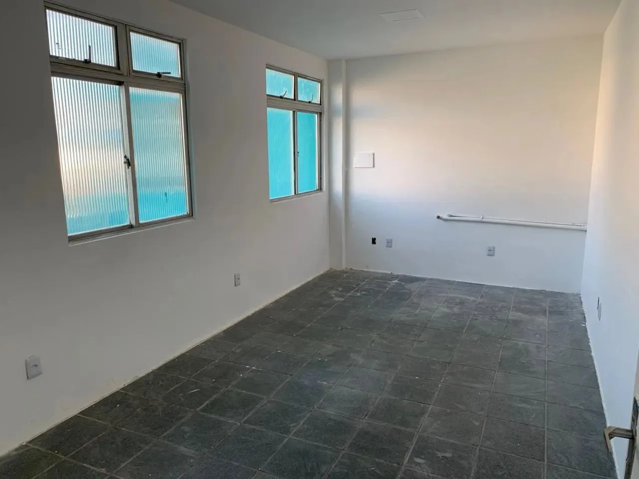 ALUGO SALAS COMERCIAIS 16M² A 24M² NA MELHOR LOCALIZAÇÃO DE PERNAMBUES
