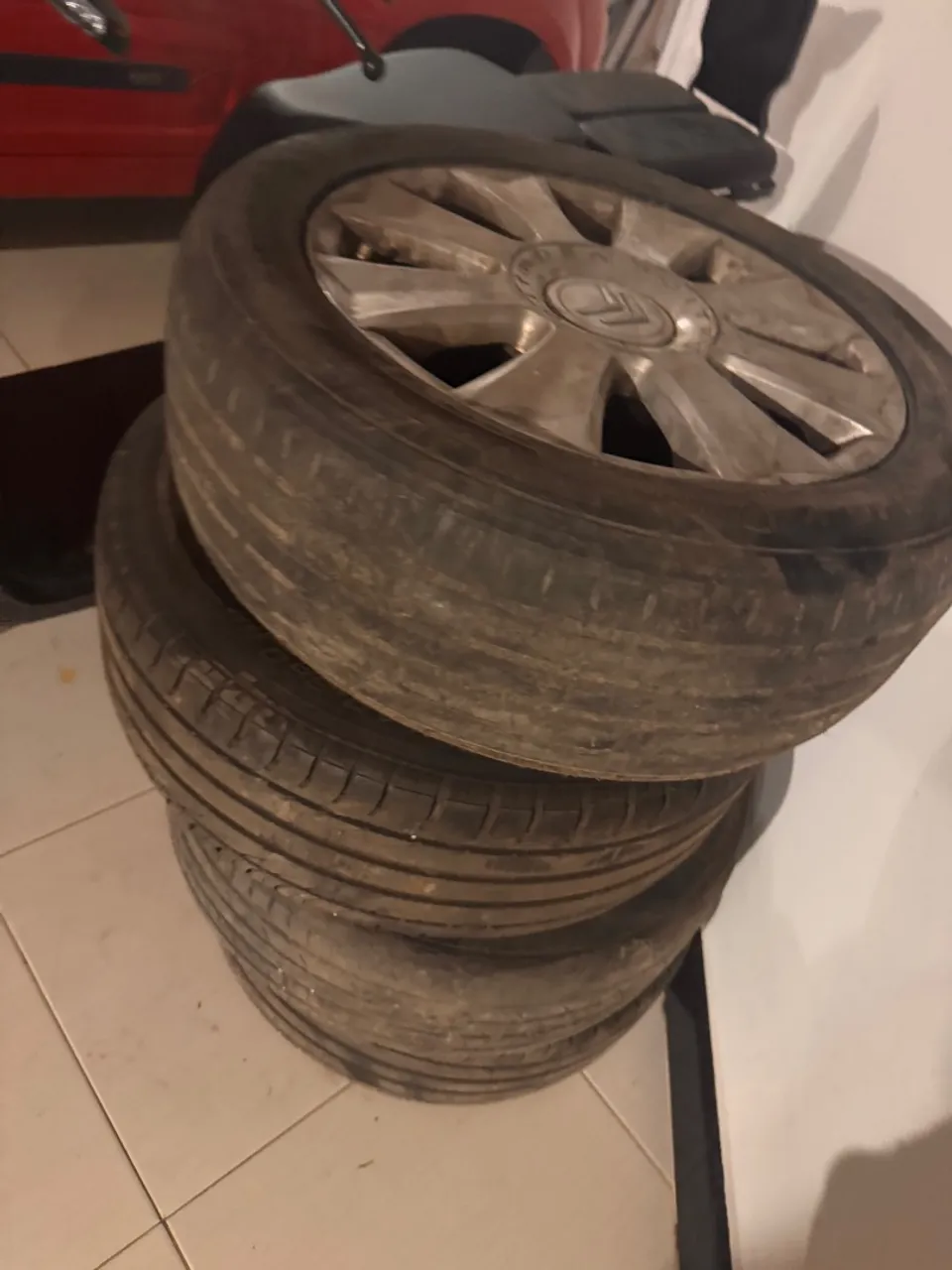 Jogo Rodas e Pneus - Aro 16 - Citroen - 2 Bons, 1 Meia Vida, 1 Ruim