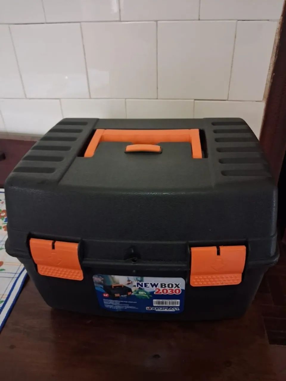 Caixa plástica de ferramentas, acompanha algumas ferramentas64363477049474122