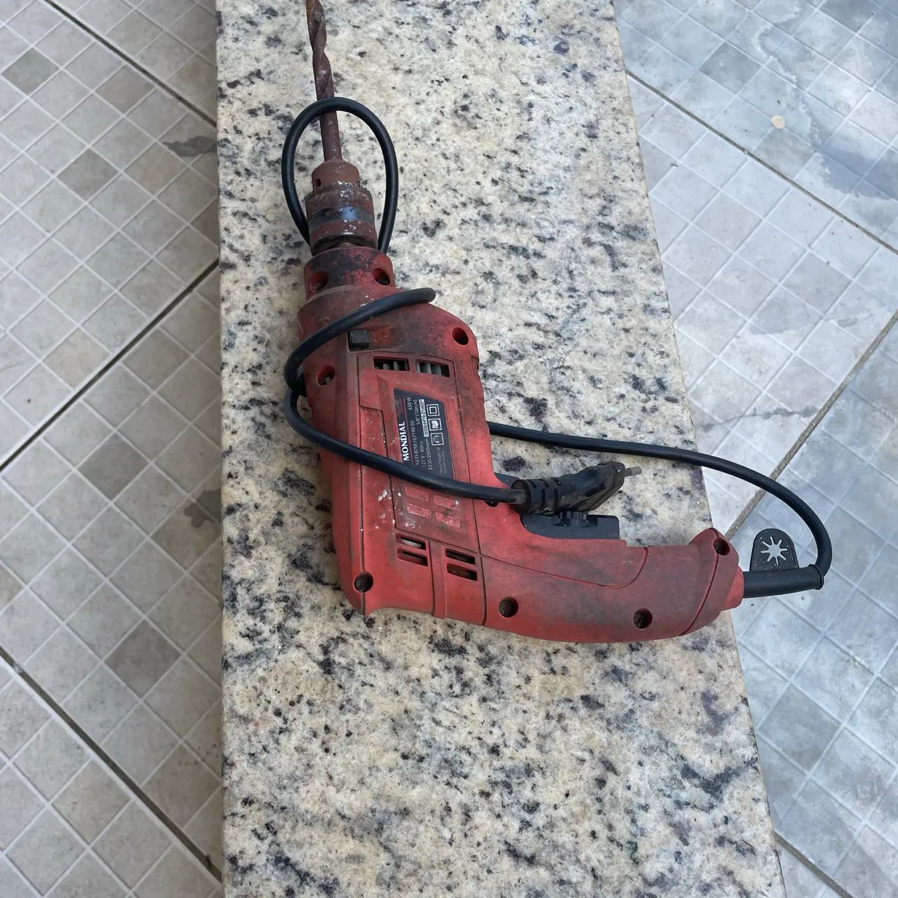 Furadeira funcionando perfeitamente 64960474430210120