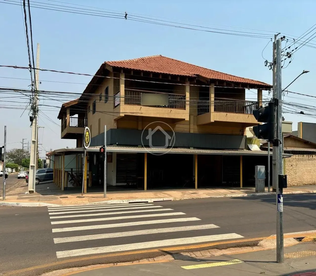 PRÉDIO COMERCIAL COM RESIDENCIA