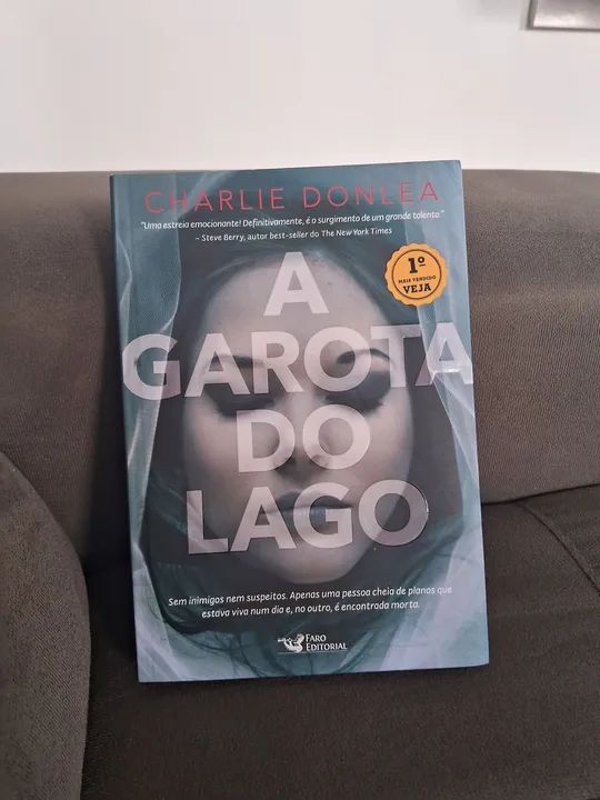 Livro A garota do lago