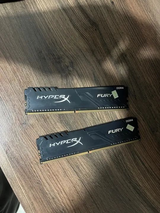 Memória RAM HyperX Fury DDR4 8GB 2x8 150$ cada pente