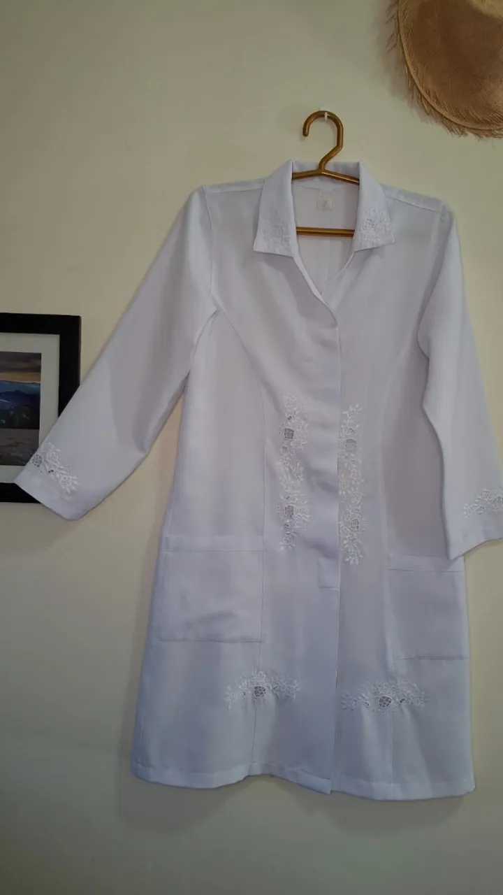 Jaleco hospitalar esteticista fisioterapia gabardine branco manga longa tam m
