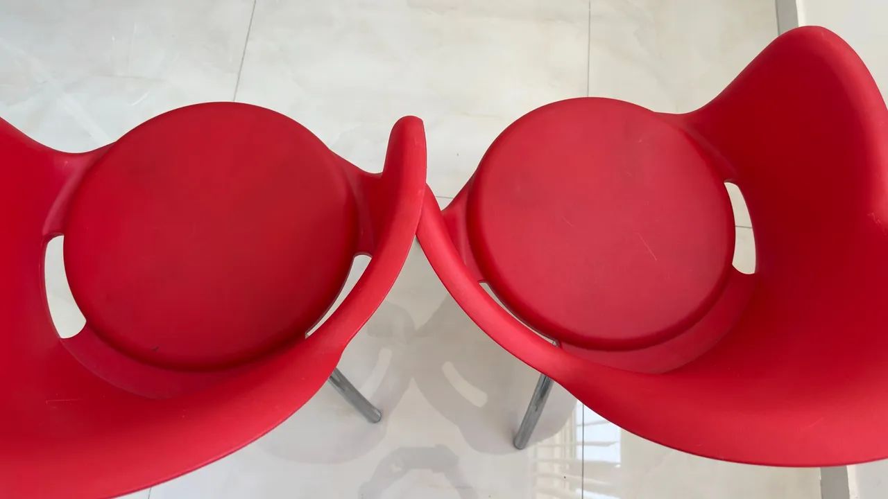 Par de Cadeiras Vermelhas Design Moderno - Foto 3