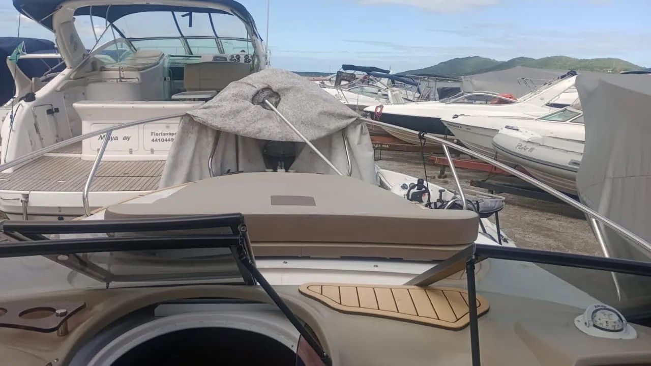 TRITON 300 SPORT + MONTAGEM DE SÉRIE + MERCRUISER 6.2L 300HP + ACESSÓRIOS - Foto 6