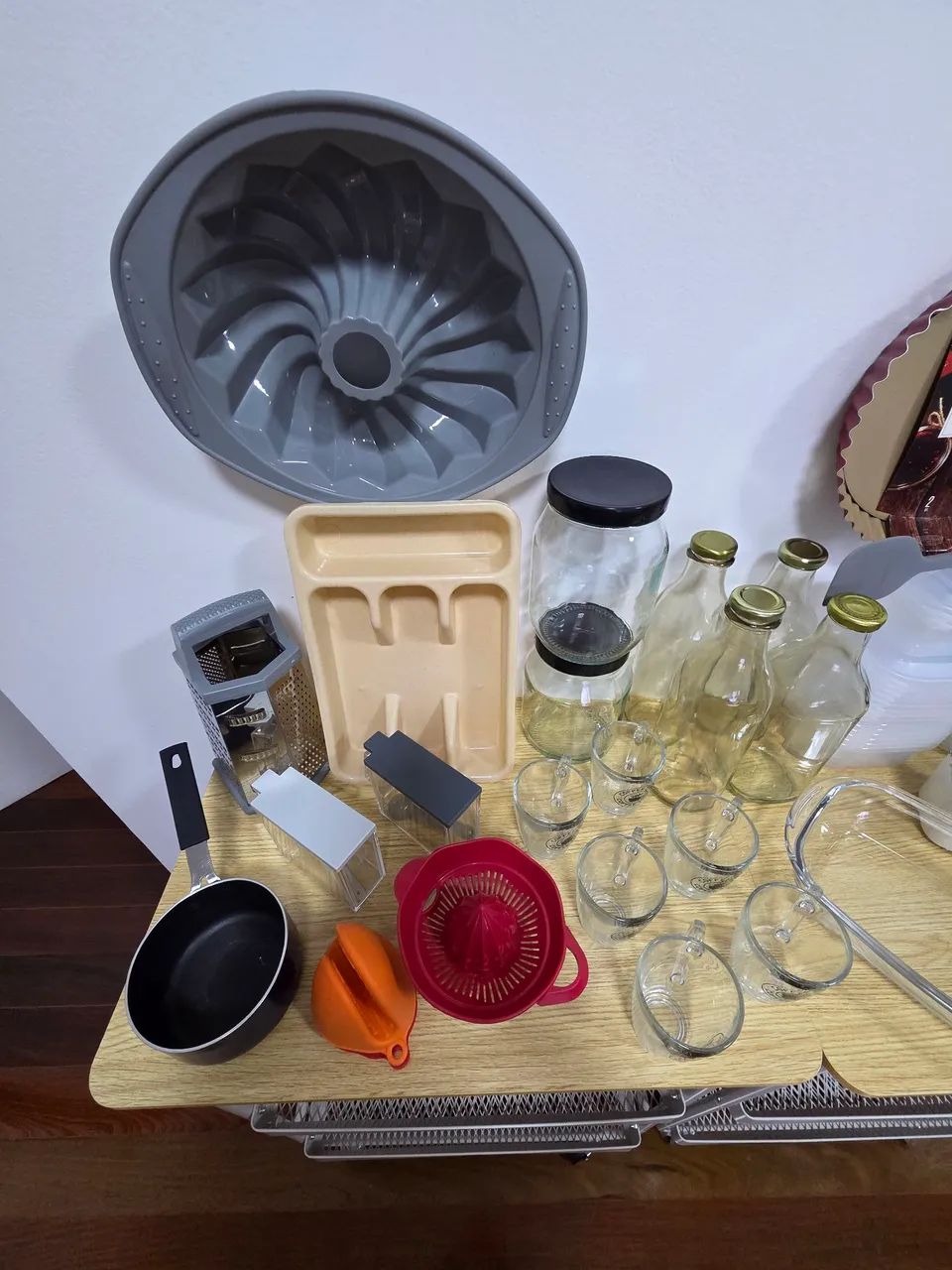 Conjunto de utensílios de cozinha novos ou pouco usados com mais de 50 itens - Foto 5