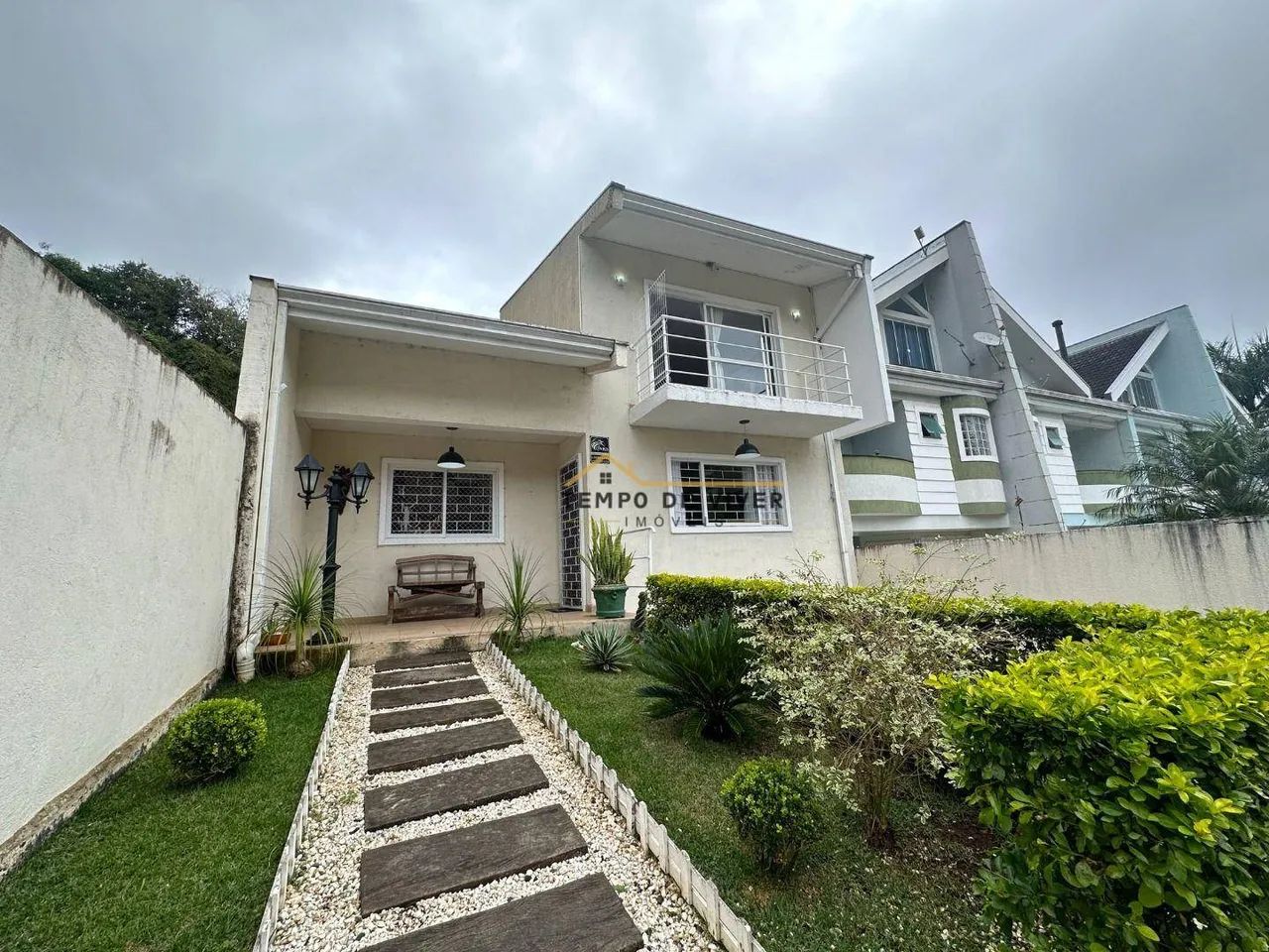 Sobrado com 3 dormitórios à venda, 299 m² por R$ 749.900,00 - Pilarzinho - Curitiba/PR
