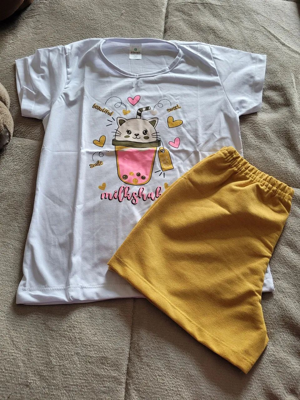 Conjunto Infantil Estampado Milkshake e Shorts