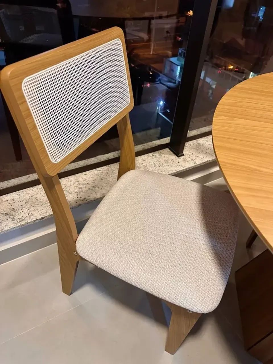 onjunto Sala de Jantar Mesa Lisboa Hexagonal com 4 Cadeiras Palha Sintética 100% MDF - Foto 5