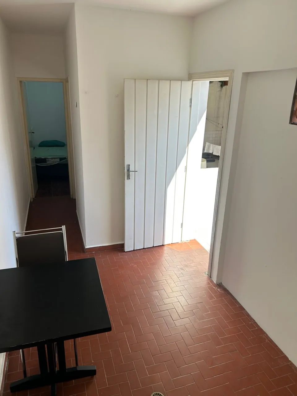 Casa pequena nos fundos 1 Dormitório - Foto 8