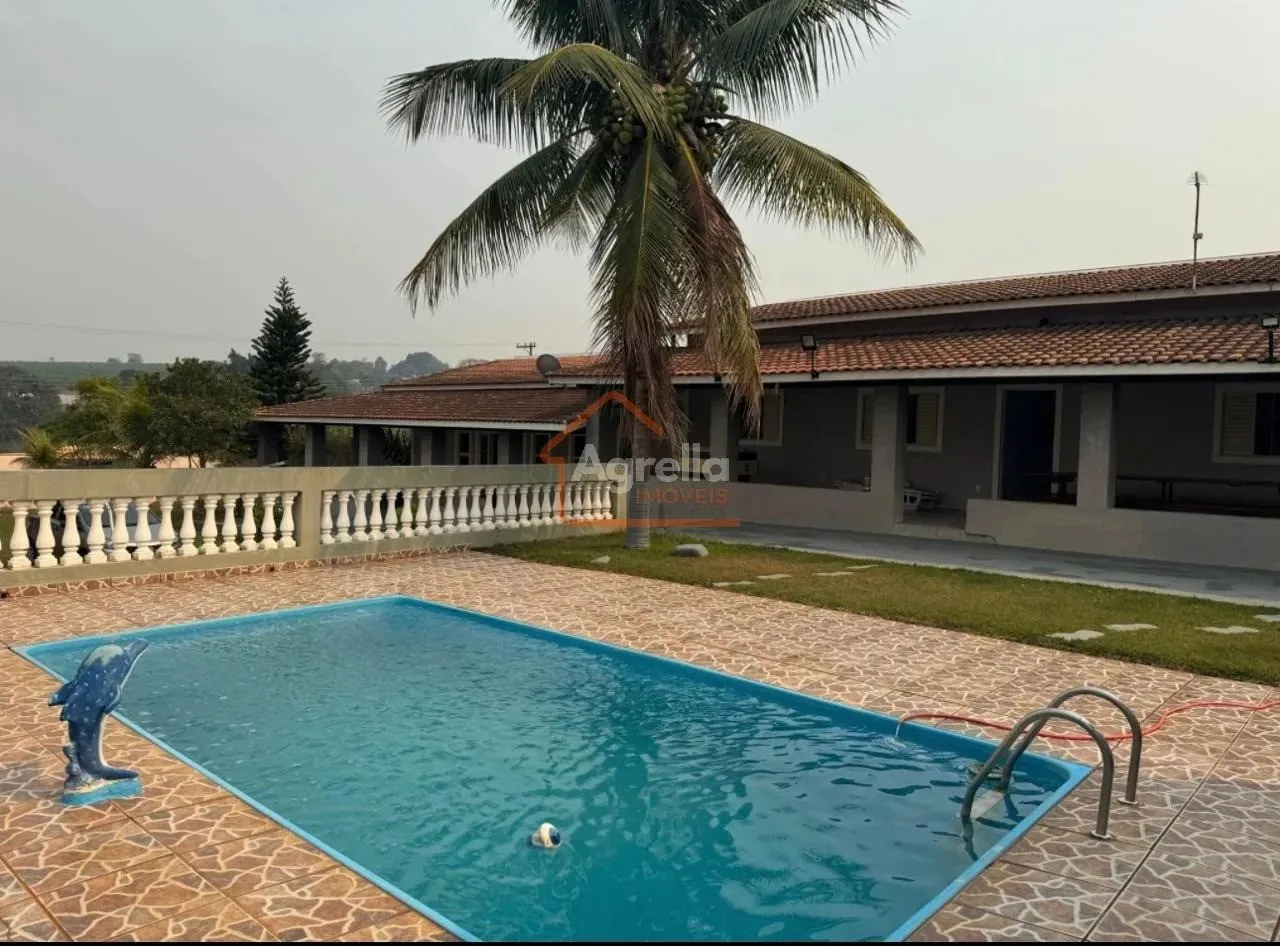 CHÁCARA Á VENDA COM PISCINA, CAMPO DE FUTEBOL E CHURRASQUEIRA, LAZER COMPLETO
