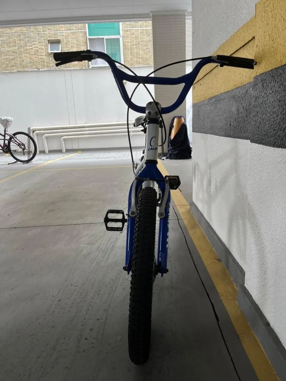 Bicicleta Caloi Cross Branco com Azul - Aro 20 - Foto 4