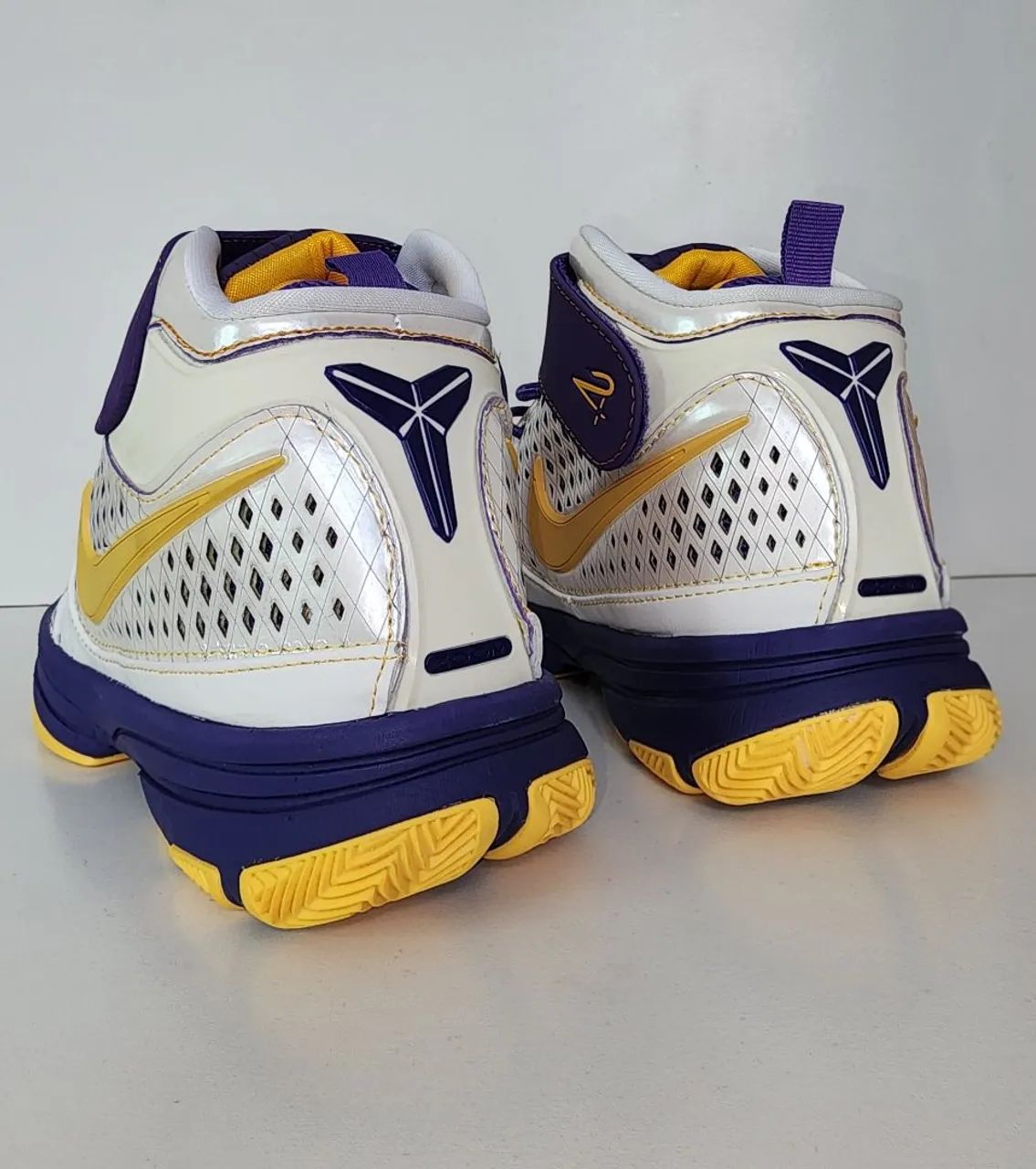 NIKE ZOOM KOBE 2 LAKERS 2 N42 trouxe dos Estados Unidos  - Foto 2
