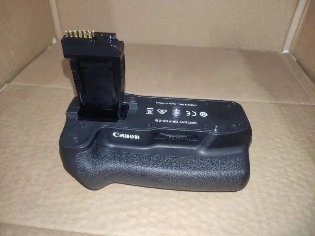 Carregador  Canon T6i T6s Grip Bg-e18 Para Baterias Lp-e17  - Foto 3