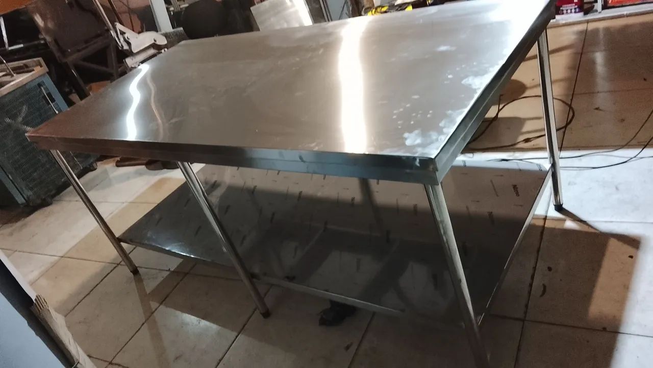 Mesa Inox Industrial com Prateleira - Foto 2